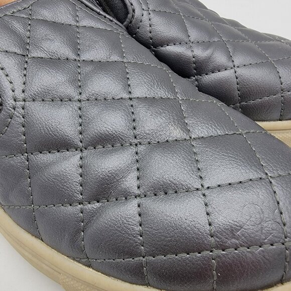 Steve Madden Shoes Ecentrcq Slip On Womens Size 6 M Dark Gray Quilted‎ Leather - Picture 2 of 9